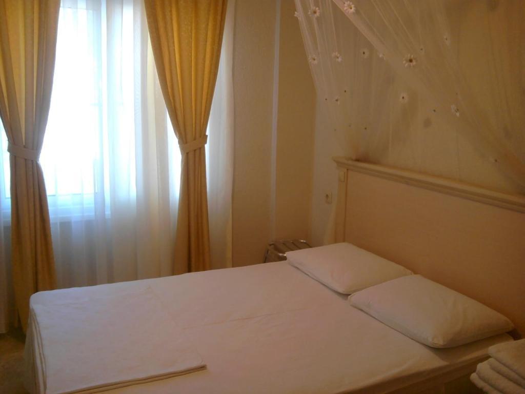 Melaike Hotel فوكا الغرفة الصورة
