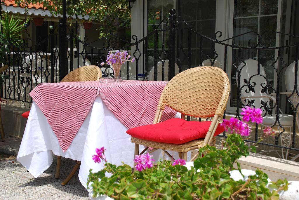 Melaike Hotel فوكا المظهر الخارجي الصورة